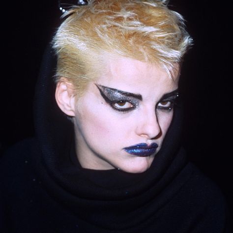 Punk Makeup Eyes, 80s Punk Makeup, Punk Rock Makeup, Editorial Make-up, Punk Cats, Rock Makeup, 80s Makeup, 70s Punk, Drag Make-up