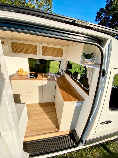 Vw Crafter Camper, Volkswagen Bus Interior, Volkswagen Bus Camper, Vw Bus Interior, T4 Camper, Volkswagen T5, Kombi Home, Van Conversion Interior, Micro Camper