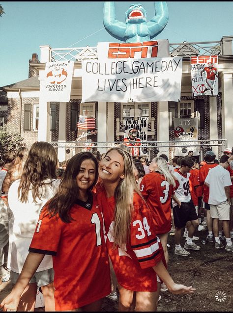 #collegegameday #uga #universityofgeorgia Alabama College Aesthetic, Uga College Aesthetic, University Of Georgia Aesthetic, Uga Clothes, Uga Pictures, Uga Sorority, Uga Aesthetic, Uga Game Day, Uga Gameday