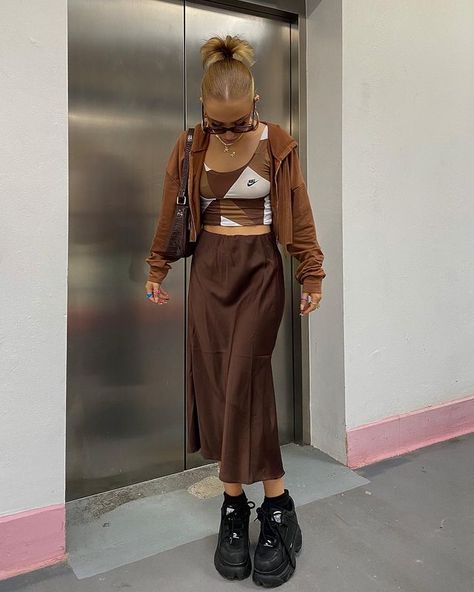 Harajuku Skirt, Skirts Vintage, Long Skirt Outfits, Skirts Women, Brown Outfit, Split Skirt, Long Skirts For Women, Long Skirts, Outfit Look