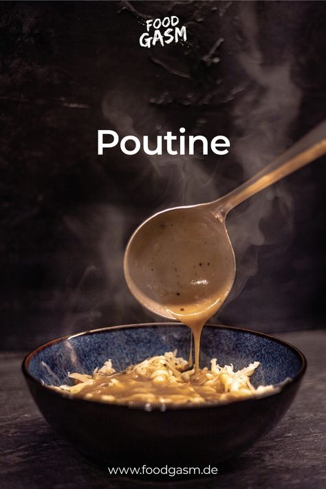 Pervers geile Poutine aus Kanada Food Video, Delicious Snacks, Favorite Meals, Poutine, Cheese Fondue, Yummy Snacks, Food Videos, North America, Food And Drink