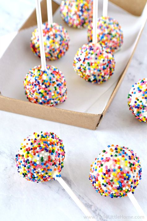 Birthday Cake Pops with Sprinkles | Hello Little Home Sprinkle Cakes, Cake Pop Recipes, Rainbow Sprinkle Cakes, Cake Pop Recipe Easy, Sprinkles Cake, Cake Pop Designs, Rainbow Sprinkle, Cake Pop Maker, Make Birthday Cake