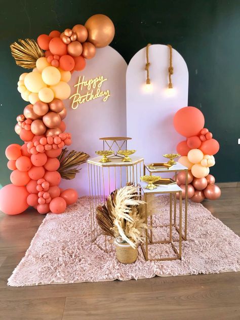 Birthday Decorations 20 Years, Birthday Party Color Schemes, Nye Decorations, 30th Birthday Ideas For Women, 18th Birthday Decorations, Red Wedding Decorations, Happy Birthday 18th, Black And Gold Balloons, Orange Birthday