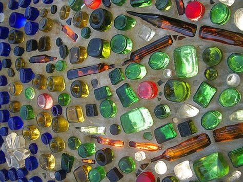 bottle wall                                                                                                                                                      More Wine Bottle Wall, Bottle Trees, Bottle House, Recycled Glass Bottles, Bottle Garden, Bottle Wall, Recycled Bottle, Natural Building, Backyard Diy Projects