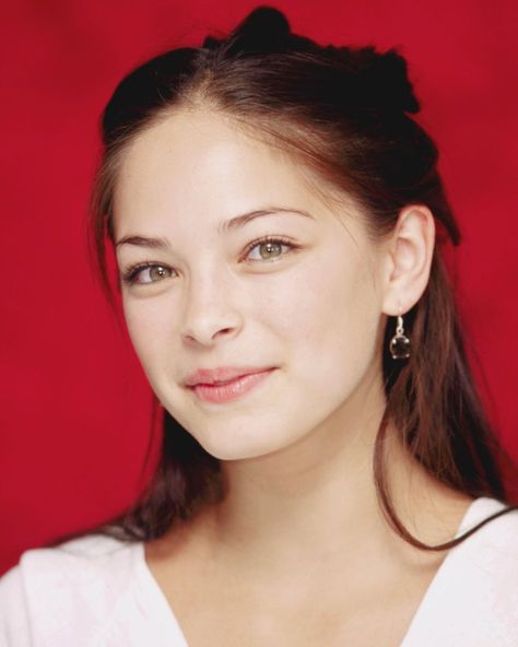 Kristin Kreuk Smallville, Kristen Kreuk, Super Boy, Lana Lang, Beatrice Borromeo, Kristin Kreuk, Charlotte Casiraghi, Aesthetic People, Smallville