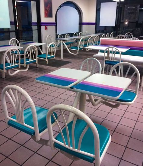 22 Photos To Help You Scratch That Nostalgic Itch Bar Restaurant Design, Architecture Restaurant, Childhood Memories 90s, Nostalgic Pictures, Design Café, Nostalgia Core, Nostalgia Aesthetic, Dreamcore Weirdcore, Weird Dreams