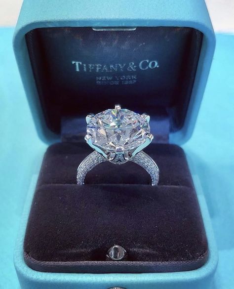 Tiffany Wedding Rings, Big Wedding Rings, Special Style, Dream Engagement, Dream Engagement Rings, Blue Box, Dream Ring, Precious Jewelry, Dream Jewelry