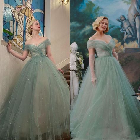 Elle and Kirsten Dunst in the same dress 🩵 Elle Fanning Dress, Kirsten Dunst, Dinner Dress, Dreamy Dress, Elle Fanning, Prom, Prom Dresses, Celebrities, Dresses