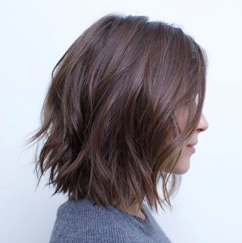 Messy+Bob+With+Jagged+Ends Hairstyles Afro, Brunette Ombre, Long Bobs, Medium Bob Hairstyles, Choppy Bob Hairstyles, Lob Haircut, Haircut And Color, Penteado Cabelo Curto, Hair Images