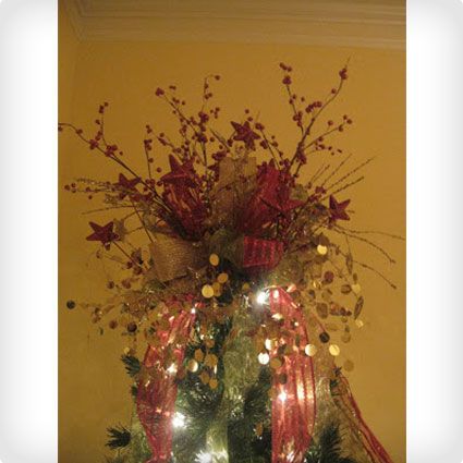 Make A Tree Topper, Natal Country, Bow Tree, Christmas Tree Topper Bow, Tree Topper Bow, Christmas Tree Bows, Ribbon On Christmas Tree, Bow Tutorial, Primitive Christmas