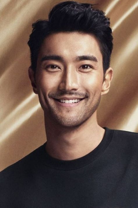 Choi Si Won, Asian Hairstyles, She Was Pretty, Siwon Choi, Asian Male Model, Gentleman Aesthetic, Choi Siwon, Men Haircut Styles, Handsome Asian Men