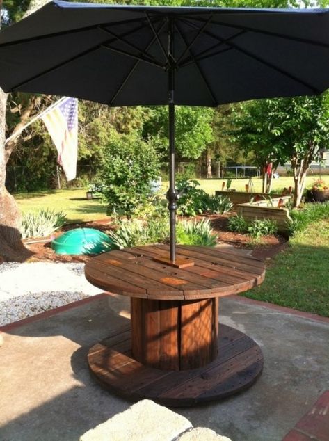 Wire Spool Tables, Cable Spool Tables, Wooden Cable Spools, Spool Furniture, Spool Tables, Wood Spool, Backyard Furniture, Pallet Outdoor, Diy Holz