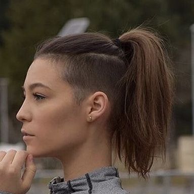 Buzzed Hair Women Undercut, High Undercut Women, Half Buzzed Hair Women, Partly Shaved Hair Women, Sidecut Hairstyles Women, Under Shaved Hair, Undercut Ponytail Women, Lesbian Undercut Haircut Long Hair, Womens Undercut Long Hair