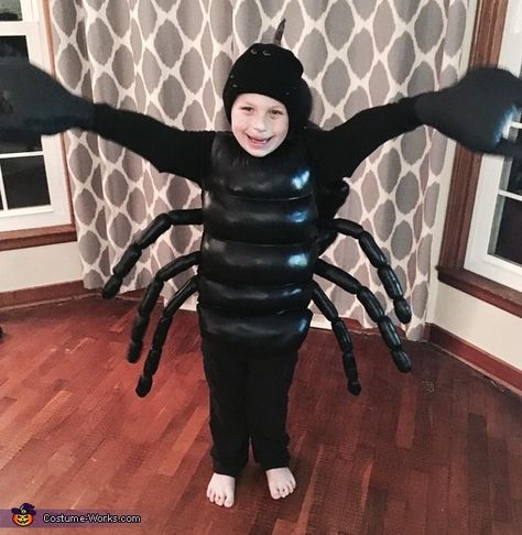 Jenny: Here is my latest creation. Son wanted to be a scorpion for Halloween! No pattern here, it was impossible to find anything online for direction, so I just improvised! I... Scorpion Costume Diy, Diy Scorpion Costume, Scorpion Halloween Costume, Scorpion Halloween, Scorpion Costume, Fancy Dress Competition, Homemade Costume, Costume Works, Franz Kafka