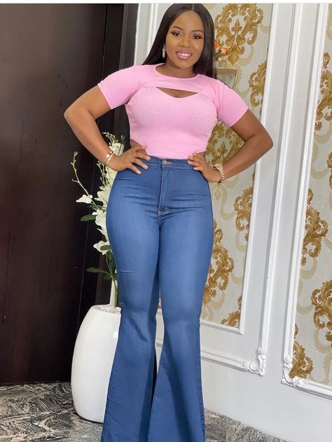 Dazzling Jeans Styles for Fashionable Wives and Moms - Stylish Naija Rock Jeans, Stylish Naija, African Girl, Jeans Fabric, Trouser Style, Jeans Style, Classy Outfits, Bell Bottom Jeans, Casual Wear