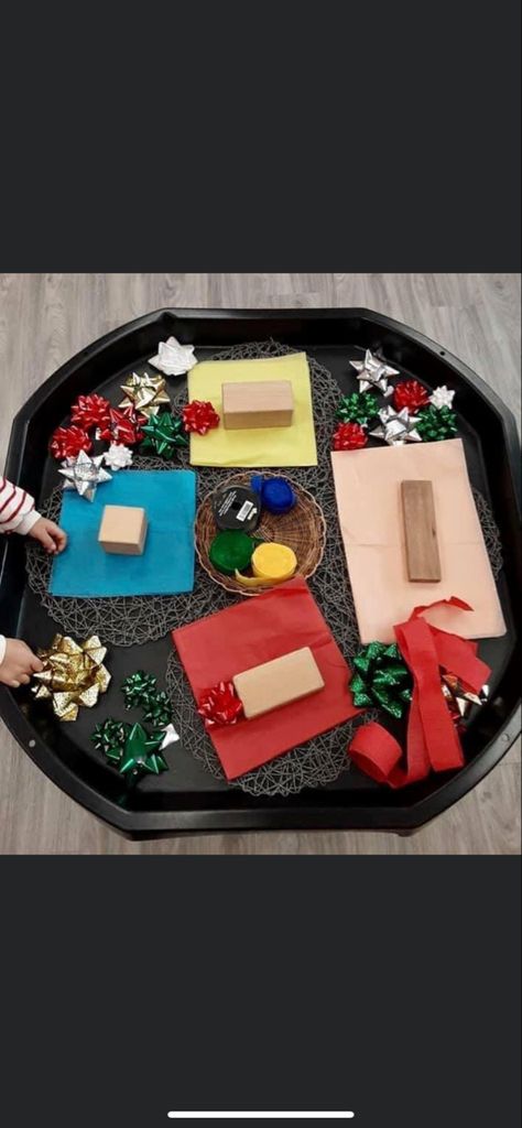 Eyfs Ideas, Christmas Activities For Toddlers, Christmas Learning, Preschool Christmas Activities, December Activities, Christmas Teaching, Eyfs Activities, Nursery Activities, Christmas Tray