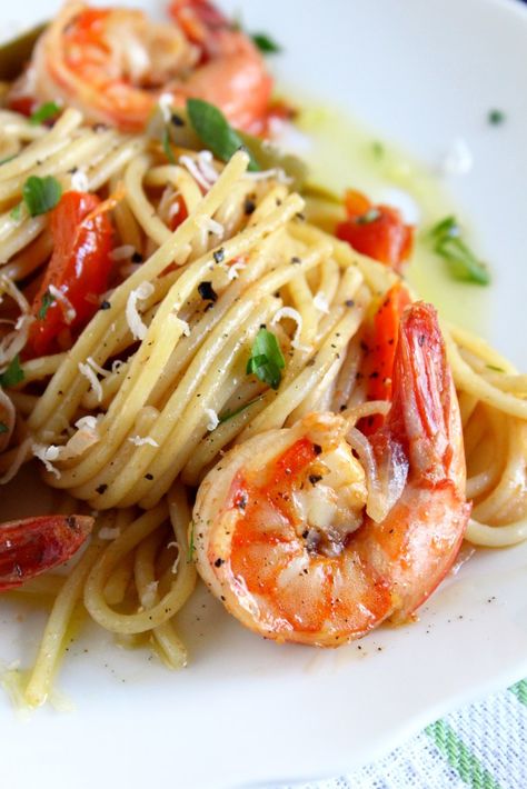 spaghettoni-shrimp-peppers Different Pasta Sauces, Shrimp Peppers, Pasta And Shrimp, Seafood Pasta Recipes, Shrimp Recipes For Dinner, Gnocchi Recipes, Shrimp Dishes, Seafood Pasta, Italian Kitchen