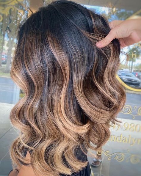 Honey Hues 2 Shade Hair Color, January 2024 Hair Trends, Hair Winter 2022 Trends, January Hair Color Ideas 2024, Short Hair Color 2023 Trends, Autumn Hair 2023, Shoulder Length Winter Hair Color, Hair Roulette Ideas, New Hair Colors 2023