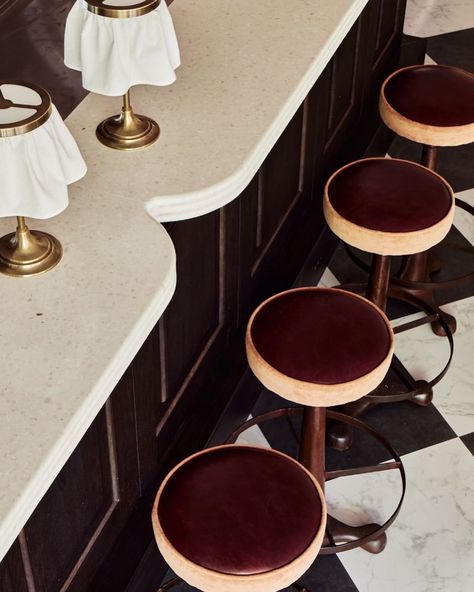 Interior Design Hospitality, Bar Restaurant Interior, Vintage Stool, Vintage Restaurant, Bar Interior, Bar Design Restaurant, Bar Top, Hospitality Design, Vintage Bar