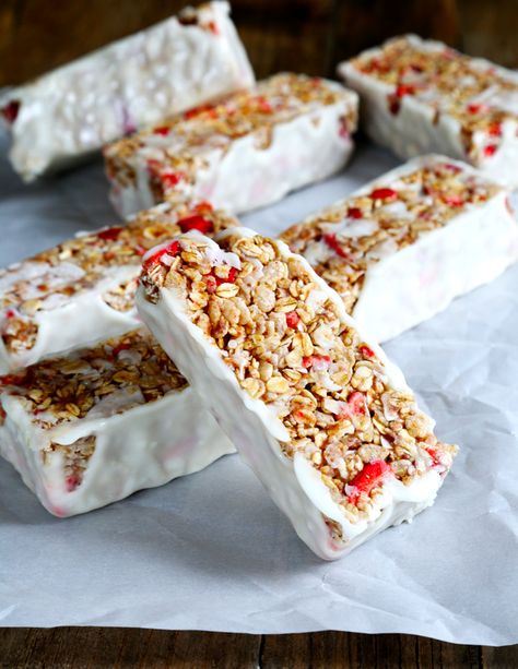 Yogurt-Coated Gluten Free Chewy Strawberry Granola Bars Strawberry Granola Bars, Gluten Free Crisps, Gluten Free On A Shoestring, Yogurt Bars, Strawberry Granola, Yogurt Granola, Granola Recipe Bars, Chewy Granola, Healthy Bars