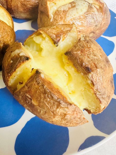 Frozen Jacket Potato In An Air Fryer - Liana's Kitchen Potatoes In Air Fryer, Potato Packets, Jacket Potatoes, Air Fryer Baked Potato, Frozen Potatoes, Fresh Potato, Tasty Lunch, Jacket Potato, Fluffy Jacket