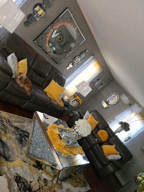 Yellow Themed Living Room, Black And Yellow Living Room Ideas, Black Yellow Living Room, Orange And Grey Living Room Decor, Yellow And Grey Living Room, Living Room And Kitchen Decor, Couples Living Room, Luxury Apartment Decor, Living Room And Dining Room Decor