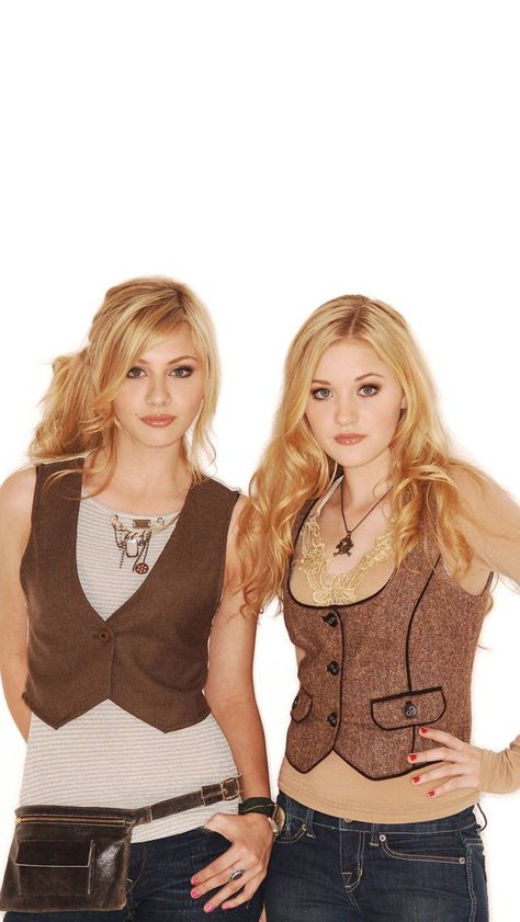 Aly & Aj Aly And Aj 2000s, Ally And Aj, Ally Michalka, Aly Aj, Facial Design, Aly Michalka, 2000s Boho, Aly And Aj, Aj Michalka