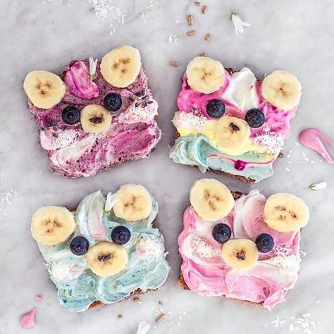 Care bear toasts with gluten free bread and oat spread colored with berry powders, pineapple powder and blue majik by @vanelja   -  -  -  #ahealthynut#vegandessert#healthyfood#plantbased#healthyfoodshare#fitfood#veganfood#veganfoodshare#vegan#govegan#rawvegan#fitspo#veganfoodspot#bestofvegan#vegetarian#glutenfree#feedfeedvegan#vegansofig#buzzfeedfood#vegancommunity#veganworldshare#veganzone#vegano#plantstrong#wholefoods#paleo#beautifulcuisines#letscookvegan#foodie_features#forksoverknives Bruschetta Toast, Pastel Cupcakes, Summer Appetizer, Rainbow Food, Vegan Cream Cheese, Cute Snacks, Unicorn Foods, God Mat, Savory Recipes