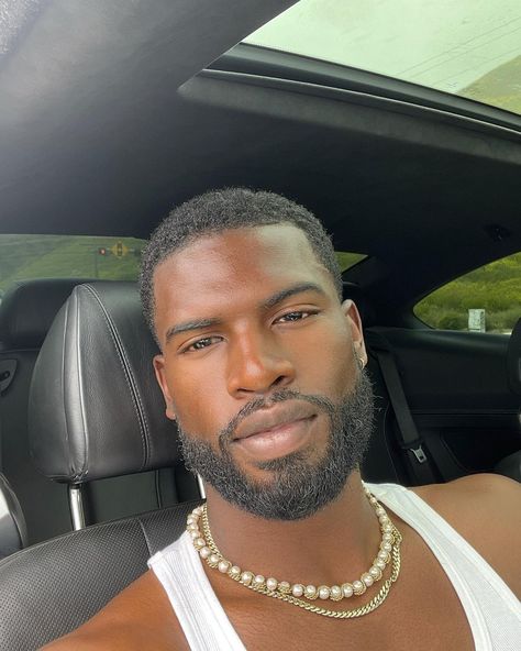 Selfie light provided by the PCH haze 🚘 ☁️ | Instagram post from Broderick Hunter (@broderickhunter) Broderick Hunter, Black Men Beards, Light Skin Men, Black Men Haircuts, Dark Skin Men, Black Men Street Fashion, Black Men Hairstyles, Instagram Selfie, Selfie Light