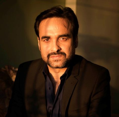 Pankaj Tripathi Married Affairs, Pankaj Tripathi, Bachchan Family, Famous Person, National Film Awards, Girl Artist, Indian Film, Dark Brown Hair Color, Best Supporting Actor