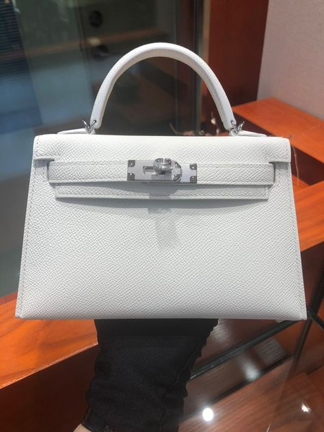 White Hermes Kelly Bag, Hermes Mini Kelly White, Mini Kelly White, White Hermes Bag, White Kelly Bag, Hermes Kelly Crocodile, Mini Kelly Hermes, 2023 Bags, Kelly Hermes