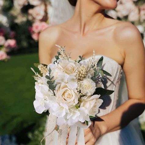 Rose Wedding Decorations, Orange Wedding Bouquet, Elegant Wedding Bouquets, Rustic Wedding Ceremony, Wedding Ceremony Ideas, Rustic Wedding Bouquet, Wedding Flower Decorations, White Bouquet, Bride Bouquets