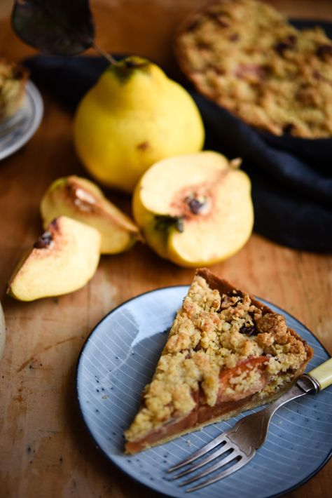 Quince Crumble Tart | Patisserie Makes Perfect Quince Crumble, Quince Pie, Roasted Quince, Crumble Tart, Quince Recipes, Warm Desserts, Tart Filling, Pastry Tart, Shortcrust Pastry