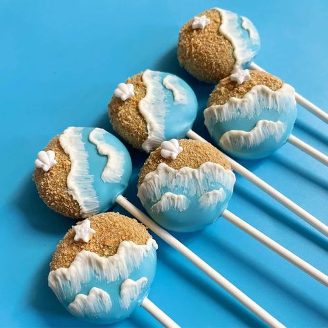 Ocean Theme Desserts, Under The Sea Desserts, Beach Cupcakes Ideas, Summer Cakepops, Beach Themed Desserts, Ocean Number Cake, Beach Themed Cake Pops, Ocean Cake Pops, Ocean Themed Baked Goods