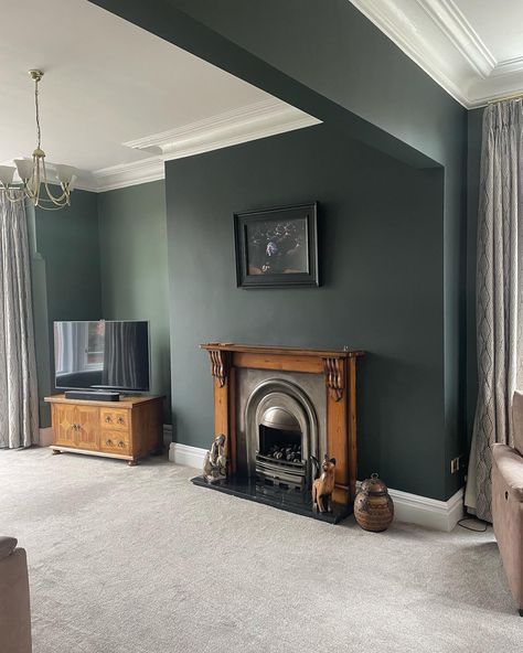 Green Wood Paneling Living Room, Green Wall Sitting Room, Studio Green Farrow And Ball, Moody Green Living Room, Farrow Ball Studio Green, Dark Lounge, Wood Paneling Living Room, Farrow And Ball Living Room, Basement Paint