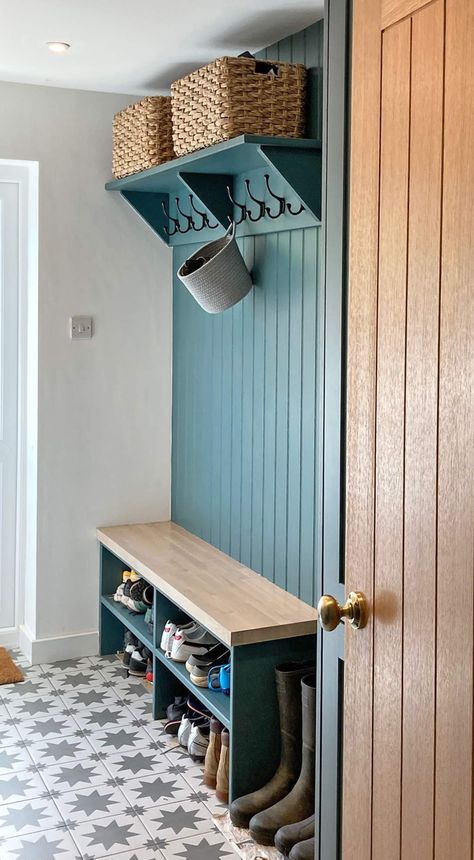 Cubbies Mudroom, Mudroom Remodel, Diy Mudroom, Mudroom Bench Plans, Diy Mudroom Bench, Mudroom Decor, Mud Room Storage, Mudroom Design, Bench Diy