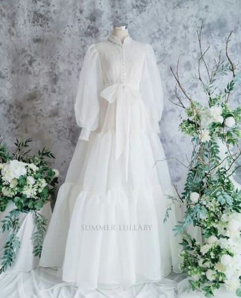 Sister Wedding Dress, Unusual Wedding Dresses, Muslimah Wedding Dress, Muslimah Wedding, Simple Wedding Gowns, Chinese Style Dress, Gowns Dresses Elegant, Muslim Fashion Dress, Ruffles Fashion