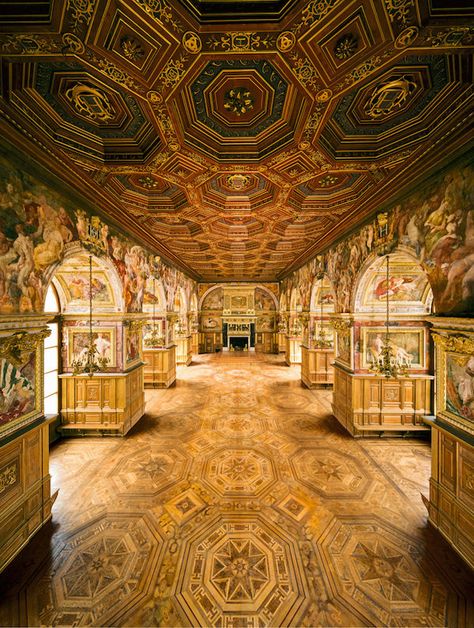 A Day at Château de Fontainebleau Ballroom Chateaux Interiors, Chateau Style, Palace Interior, Castle Mansion, Castles Interior, Architecture Landmark, Chateau France, French Chateau, Beautiful Castles