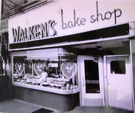 WALKEN'S BAKERY, Astoria - Forgotten New York Ellens Stardust Diner Nyc, Astoria Ny Queens New York, Nyc Theater District Restaurants, Astoria Queens, Nyc 1980s New York, Vintage Childhood, Beacon Theater New York City, Vintage Signage, Queens Nyc