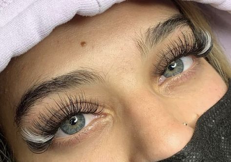 Peekaboo Lash Extensions, White Eyelash Extensions, Lash Theory, White Lash Extensions, Eyelash Ideas, Color Eyelash Extensions, Color Eyelashes, Lash Ideas, White Eyelashes