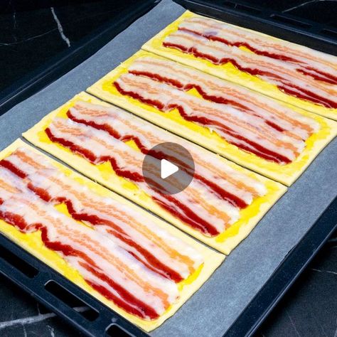 Puff Pastry Breakfast Recipes, Bacon Pastry, Puff Pastry Bacon, Puff Pastry Recipes Appetizers, Puff Pastry Ingredients, Bacon Rolls, Puff Pastry Snacks, Appetizing Tv, Recipe With Bacon