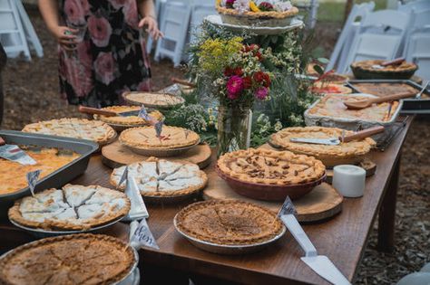 Pie Table Wedding, Wedding Pie Table, Pie Bar Wedding, Fall Desserts Table, Wedding Pies, Autumn Pie, Pie Table, Wedding Pie, Fall Pies