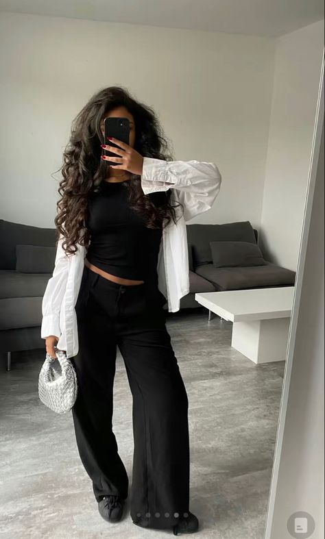 Basic Ootd Casual Simple, Clean Elegant Outfits, Modest Dark Feminine Outfits, Semi Formal All Black Outfits For Women, Symphony Outfit Orchestra, Black Hair Outfits, Outfit Anniversaire, Simplistic Outfits, Ootd Casual Simple