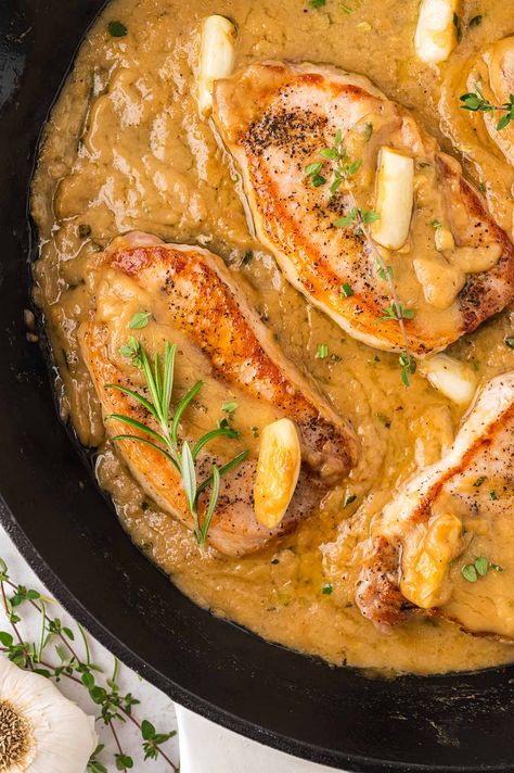 pan seared pork chops with gravy in a cast iron skillet. Pork Chops With Gravy Skillet, Pork Chops And Gravy Skillet, Pork Chops In Cast Iron Skillet, Cast Iron Pork Chops, Pork Chops With Gravy, Pan Seared Pork Chops, Skillet Pork Chops, Pan Fried Pork Chops, Pork Meals