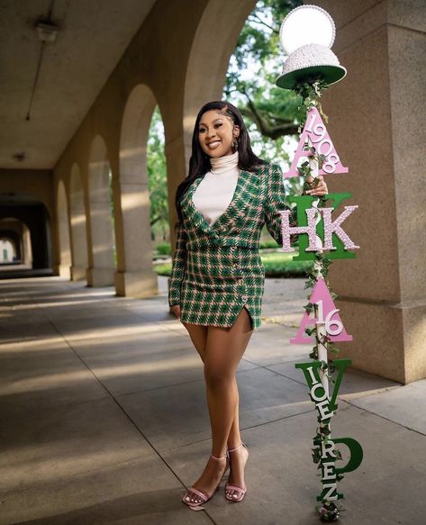 Aka Staff Stick Ideas, Sorority Staff Stick, Aka Sorority Pictures, Aka Graduation Pictures, Aka Photoshoot Ideas, Aka Probate, Staff Stick, Aka Apparel, Sorority Photoshoot