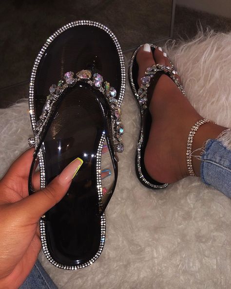 Pretty Flat Shoes, Diamond Sandals, Bling Sandals, Cute Slippers, Latest Shoe Trends, Girly Shoes, Embellished Sandals, Cute Sandals, Shoe Closet