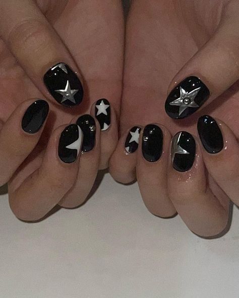 Alt Nails, Nails Stars, Mens Nails, Hippie Nails, Punk Nails, Goth Nails, Racun Shopee, Grunge Nails, Minimal Nails