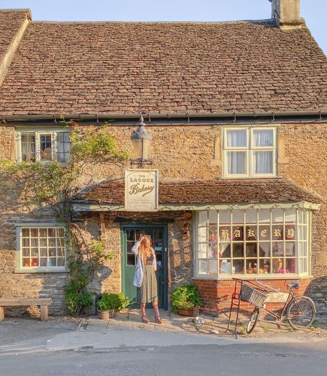 The Cotswolds Aesthetic, Cotswolds England Aesthetic, Tetbury Cotswolds, Cotswolds Summer, Cotswolds Aesthetic, British Cottages, Cotswolds Villages, Beautiful Places In England, Arlington Row