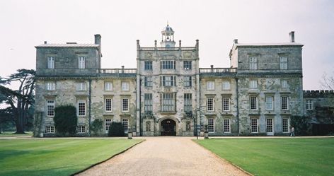 Bridgerton Queen Charlotte, Bridgerton Queen, House England, Wilton House, English Houses, English Manor Houses, English Castles, Castles In England, Castle Mansion