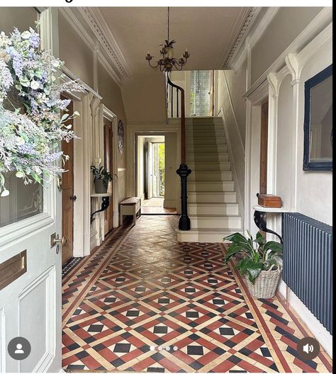 Victorian Tiled Hallway, Victorian House London, London House Interior, Rustic Home Decorating, Stairs And Hallway Ideas, Old House Design, Modern Rustic Home, Dream House Bedroom, Victorian Hallway